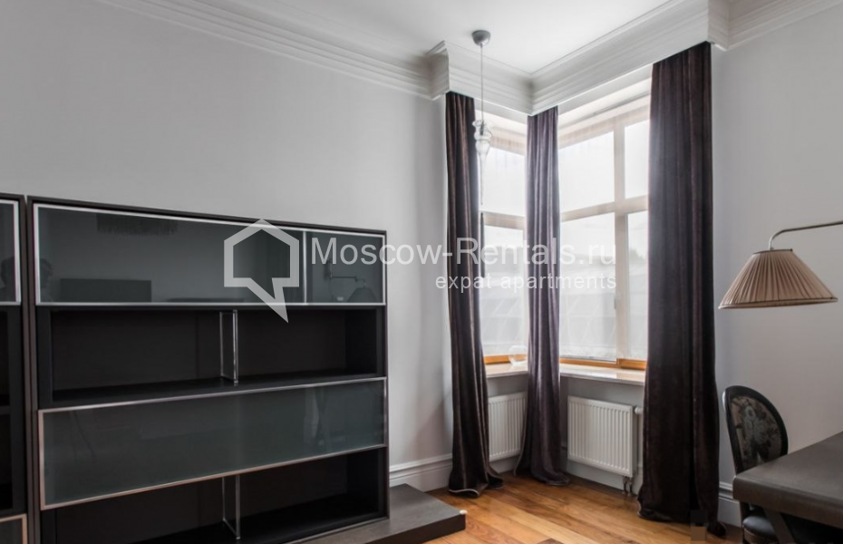Photo #5 3-room (2 BR) apartment for <a href="http://moscow-rentals.ru/en/articles/long-term-rent" target="_blank">a long-term</a> rent
 in Russia, Moscow, Korobeinikov lane, 18