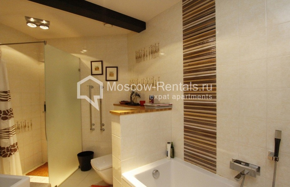 Photo #17 4-room (3 BR) apartment for <a href="http://moscow-rentals.ru/en/articles/long-term-rent" target="_blank">a long-term</a> rent
 in Russia, Moscow, Mosfilmovskaya str, 70 bld 2