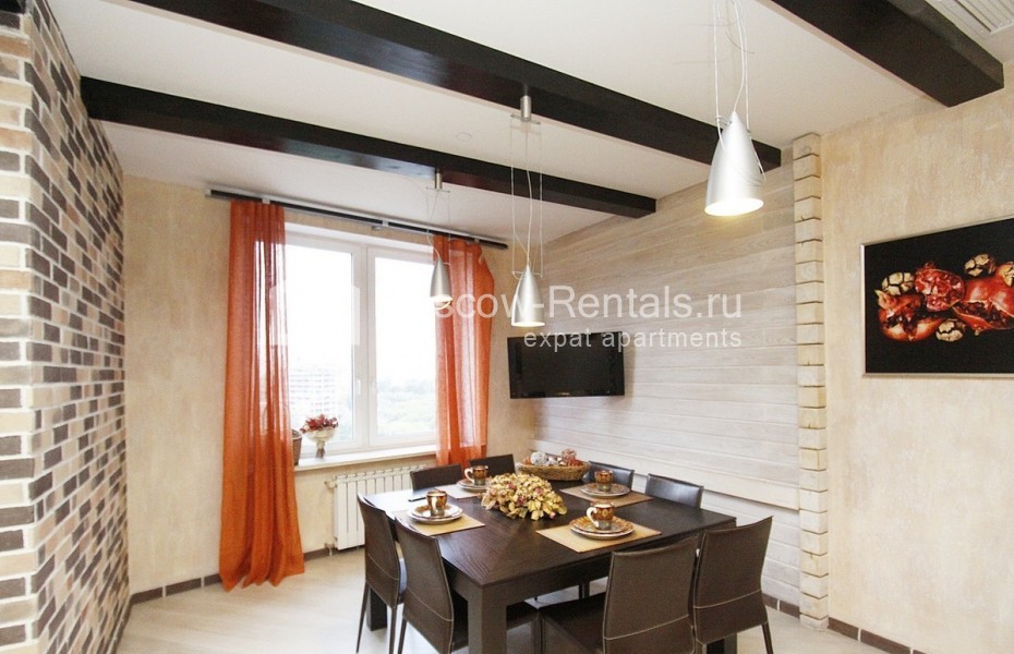 Photo #1 4-room (3 BR) apartment for <a href="http://moscow-rentals.ru/en/articles/long-term-rent" target="_blank">a long-term</a> rent
 in Russia, Moscow, Mosfilmovskaya str, 70 bld 2