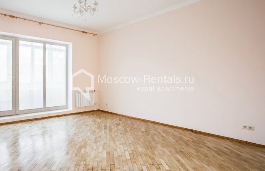 Photo #3 3-room (2 BR) apartment for <a href="http://moscow-rentals.ru/en/articles/long-term-rent" target="_blank">a long-term</a> rent
 in Russia, Moscow, Old Tolmachevskyi lane, 3