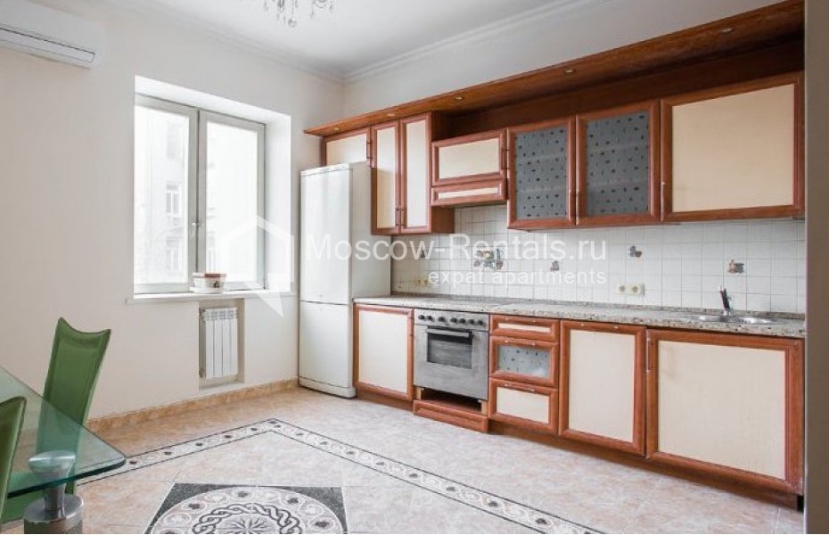 Photo #5 3-room (2 BR) apartment for <a href="http://moscow-rentals.ru/en/articles/long-term-rent" target="_blank">a long-term</a> rent
 in Russia, Moscow, Old Tolmachevskyi lane, 3