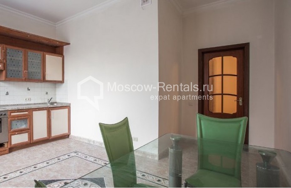 Photo #6 3-room (2 BR) apartment for <a href="http://moscow-rentals.ru/en/articles/long-term-rent" target="_blank">a long-term</a> rent
 in Russia, Moscow, Old Tolmachevskyi lane, 3