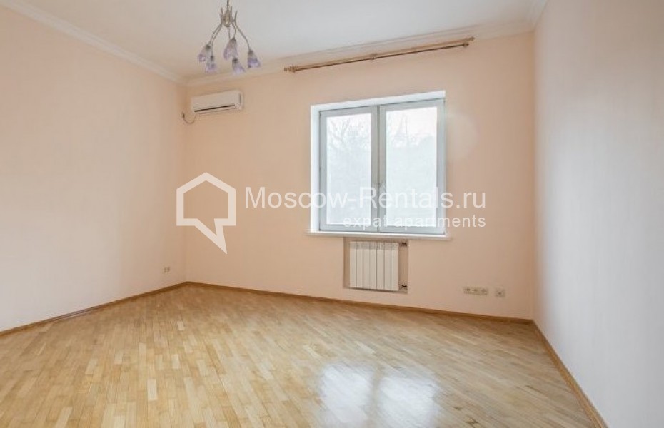 Photo #4 3-room (2 BR) apartment for <a href="http://moscow-rentals.ru/en/articles/long-term-rent" target="_blank">a long-term</a> rent
 in Russia, Moscow, Old Tolmachevskyi lane, 3