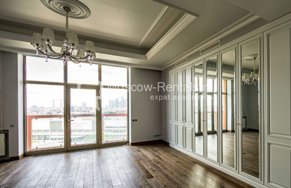 Photo #1 3-room (2 BR) apartment for <a href="http://moscow-rentals.ru/en/articles/long-term-rent" target="_blank">a long-term</a> rent
 in Russia, Moscow, Yakimanskyi lane, 6