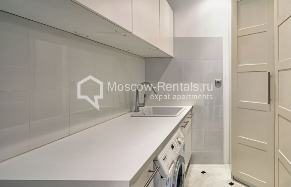 Photo #6 3-room (2 BR) apartment for <a href="http://moscow-rentals.ru/en/articles/long-term-rent" target="_blank">a long-term</a> rent
 in Russia, Moscow, Yakimanskyi lane, 6