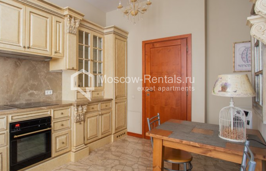 Photo #4 4-room (3 BR) apartment for <a href="http://moscow-rentals.ru/en/articles/long-term-rent" target="_blank">a long-term</a> rent
 in Russia, Moscow, Sivtzev Vrazhek lane, 44/28