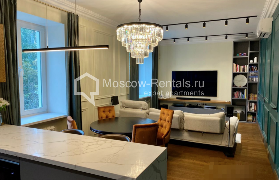 Photo #1 3-room (2 BR) apartment for <a href="http://moscow-rentals.ru/en/articles/long-term-rent" target="_blank">a long-term</a> rent
 in Russia, Moscow, Sadovnicheskaya str, 58С1