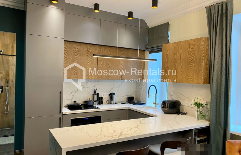 Photo #3 3-room (2 BR) apartment for <a href="http://moscow-rentals.ru/en/articles/long-term-rent" target="_blank">a long-term</a> rent
 in Russia, Moscow, Sadovnicheskaya str, 58С1