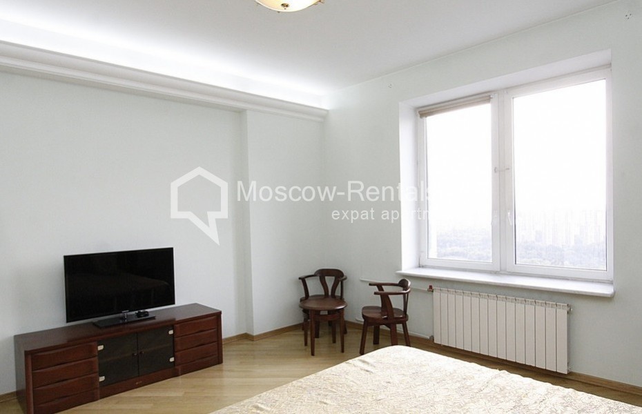 Photo #11 4-room (3 BR) apartment for <a href="http://moscow-rentals.ru/en/articles/long-term-rent" target="_blank">a long-term</a> rent
 in Russia, Moscow, Mosfilmovsksya str, 70 bld 1