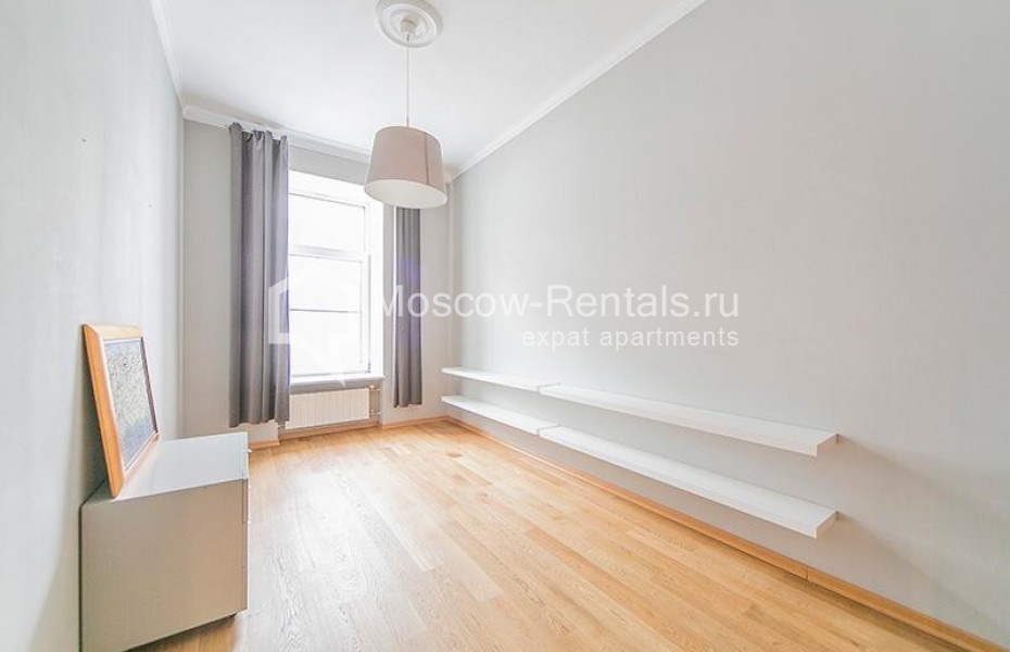 Photo #9 5-room (4 BR) apartment for <a href="http://moscow-rentals.ru/en/articles/long-term-rent" target="_blank">a long-term</a> rent
 in Russia, Moscow, Skatertnyi lane, 15