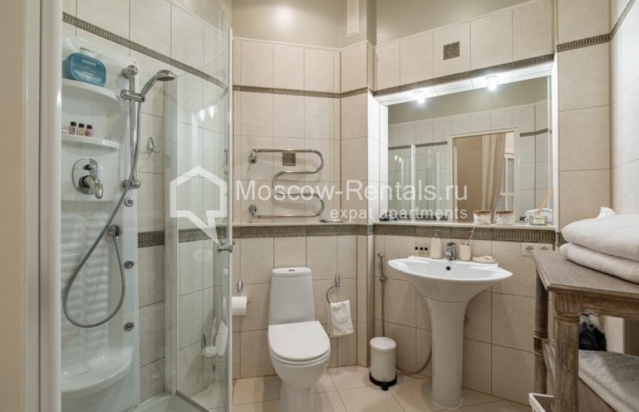 Photo #26 4-room (3 BR) apartment for <a href="http://moscow-rentals.ru/en/articles/long-term-rent" target="_blank">a long-term</a> rent
 in Russia, Moscow, Skatertnyi lane, 15