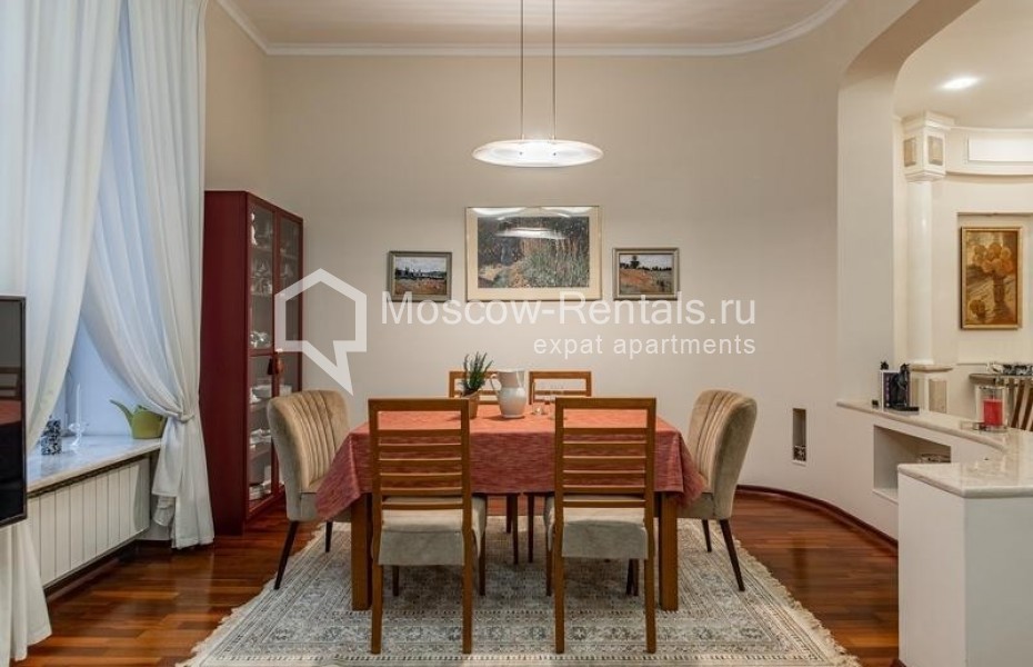 Photo #5 4-room (3 BR) apartment for <a href="http://moscow-rentals.ru/en/articles/long-term-rent" target="_blank">a long-term</a> rent
 in Russia, Moscow, Skatertnyi lane, 15