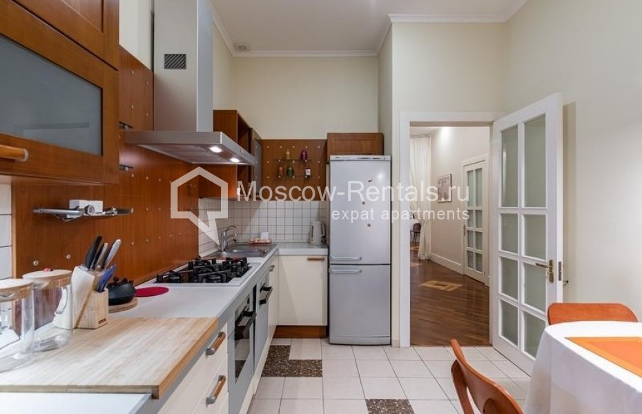 Photo #11 4-room (3 BR) apartment for <a href="http://moscow-rentals.ru/en/articles/long-term-rent" target="_blank">a long-term</a> rent
 in Russia, Moscow, Skatertnyi lane, 15