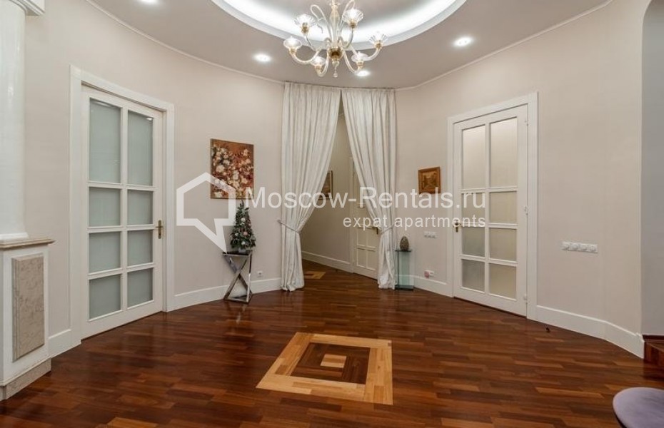 Photo #21 4-room (3 BR) apartment for <a href="http://moscow-rentals.ru/en/articles/long-term-rent" target="_blank">a long-term</a> rent
 in Russia, Moscow, Skatertnyi lane, 15