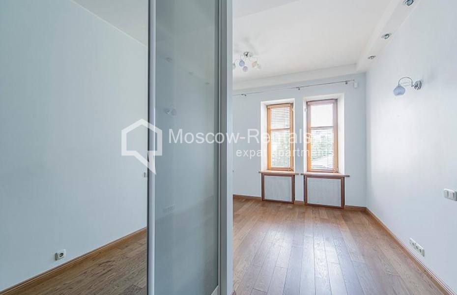 Photo #11 5-room (4 BR) apartment for <a href="http://moscow-rentals.ru/en/articles/long-term-rent" target="_blank">a long-term</a> rent
 in Russia, Moscow, M. Nikitskaya str, 20С1