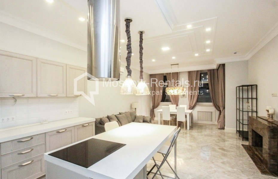 Photo #1 3-room (2 BR) apartment for <a href="http://moscow-rentals.ru/en/articles/long-term-rent" target="_blank">a long-term</a> rent
 in Russia, Moscow, Aviatsionnaya str, 77
