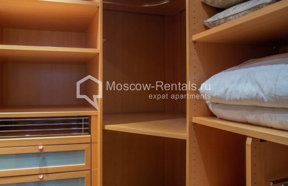 Photo #15 4-room (3 BR) apartment for <a href="http://moscow-rentals.ru/en/articles/long-term-rent" target="_blank">a long-term</a> rent
 in Russia, Moscow, Novoslobodskaya str, 11