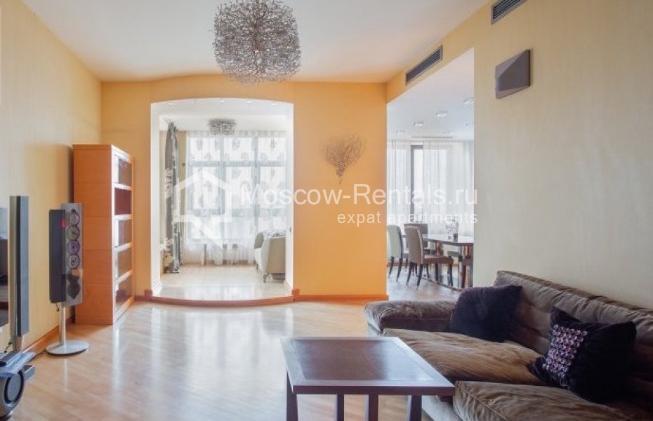 Photo #1 4-room (3 BR) apartment for <a href="http://moscow-rentals.ru/en/articles/long-term-rent" target="_blank">a long-term</a> rent
 in Russia, Moscow, Novoslobodskaya str, 11