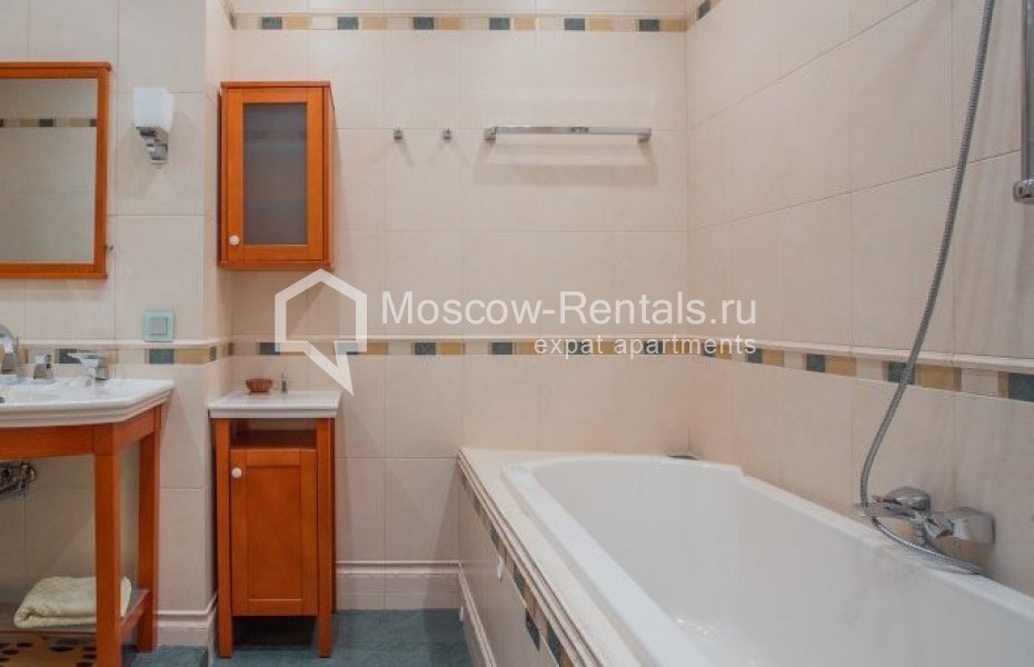 Photo #16 4-room (3 BR) apartment for <a href="http://moscow-rentals.ru/en/articles/long-term-rent" target="_blank">a long-term</a> rent
 in Russia, Moscow, Novoslobodskaya str, 11
