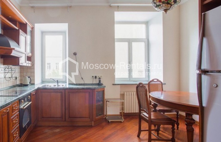 Photo #4 4-room (3 BR) apartment for <a href="http://moscow-rentals.ru/en/articles/long-term-rent" target="_blank">a long-term</a> rent
 in Russia, Moscow, M. Nikolopeskovskyi lane, 6