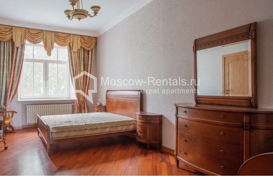 Photo #6 4-room (3 BR) apartment for <a href="http://moscow-rentals.ru/en/articles/long-term-rent" target="_blank">a long-term</a> rent
 in Russia, Moscow, M. Nikolopeskovskyi lane, 6