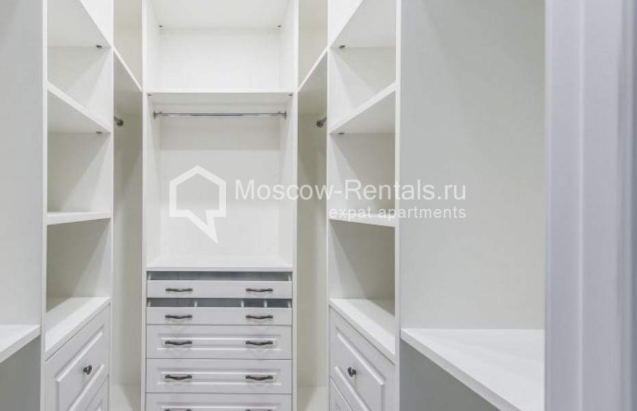 Photo #15 4-room (3 BR) apartment for <a href="http://moscow-rentals.ru/en/articles/long-term-rent" target="_blank">a long-term</a> rent
 in Russia, Moscow, Mosfilmovskaya str, 8