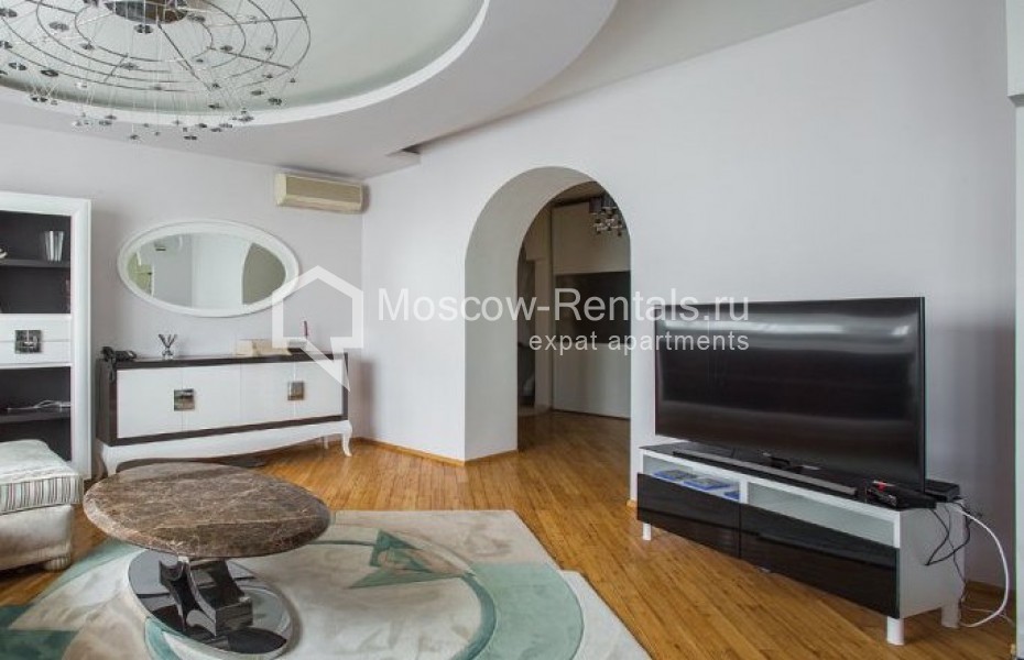 Photo #2 3-room (2 BR) apartment for <a href="http://moscow-rentals.ru/en/articles/long-term-rent" target="_blank">a long-term</a> rent
 in Russia, Moscow, Protochnyi lane, 11