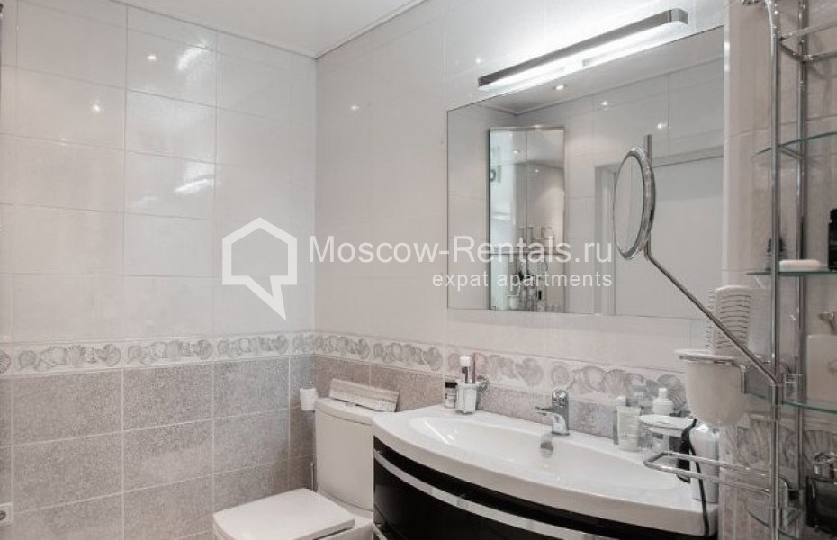 Photo #10 3-room (2 BR) apartment for <a href="http://moscow-rentals.ru/en/articles/long-term-rent" target="_blank">a long-term</a> rent
 in Russia, Moscow, Protochnyi lane, 11