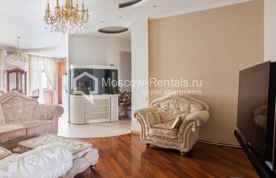 Photo #1 5-room (4 BR) apartment for <a href="http://moscow-rentals.ru/en/articles/long-term-rent" target="_blank">a long-term</a> rent
 in Russia, Moscow, Krasnoproletarskaya str, 7