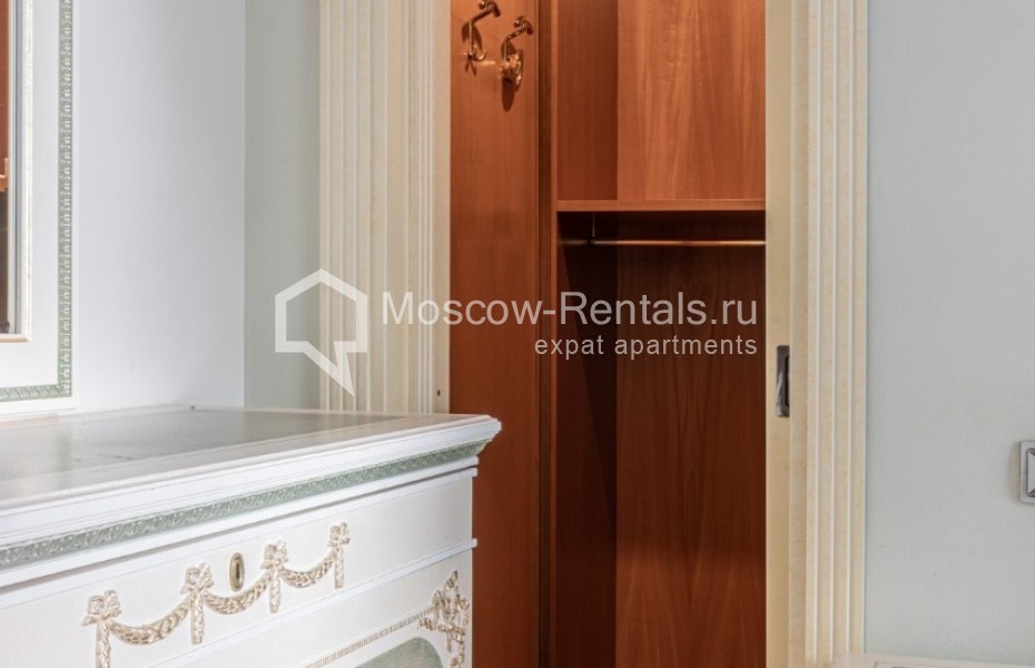 Photo #13 5-room (4 BR) apartment for <a href="http://moscow-rentals.ru/en/articles/long-term-rent" target="_blank">a long-term</a> rent
 in Russia, Moscow, M. Vlasievskyi lane, 14/23