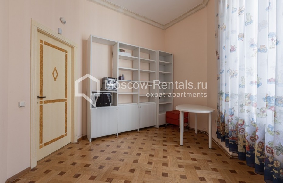 Photo #15 5-room (4 BR) apartment for <a href="http://moscow-rentals.ru/en/articles/long-term-rent" target="_blank">a long-term</a> rent
 in Russia, Moscow, M. Vlasievskyi lane, 14/23