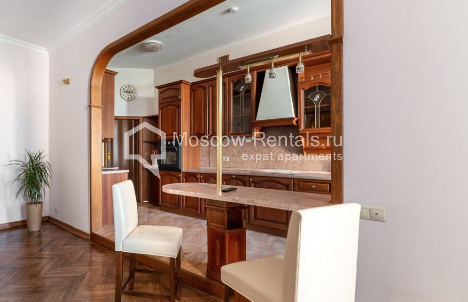 Photo #1 5-room (4 BR) apartment for <a href="http://moscow-rentals.ru/en/articles/long-term-rent" target="_blank">a long-term</a> rent
 in Russia, Moscow, M. Kislovskyi lane, 1