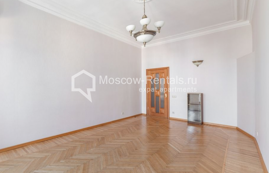 Photo #11 5-room (4 BR) apartment for <a href="http://moscow-rentals.ru/en/articles/long-term-rent" target="_blank">a long-term</a> rent
 in Russia, Moscow, M. Kislovskyi lane, 1
