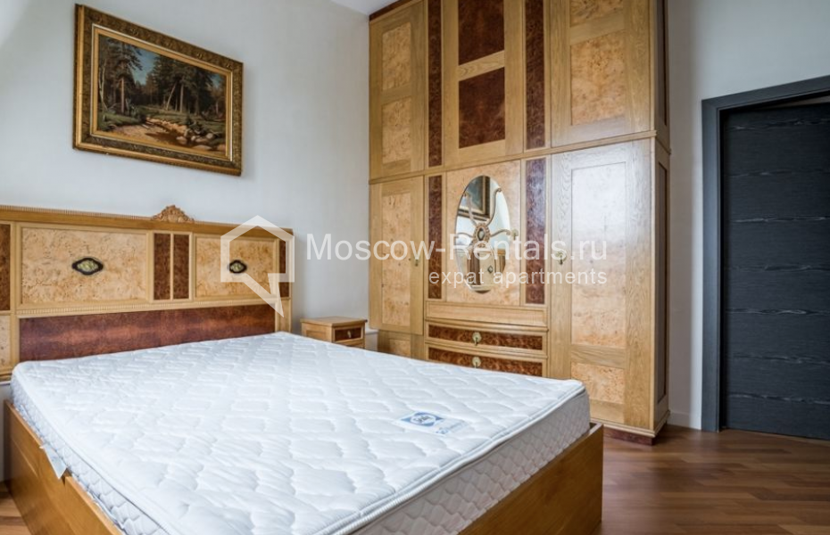 Photo #8 5-room (4 BR) apartment for <a href="http://moscow-rentals.ru/en/articles/long-term-rent" target="_blank">a long-term</a> rent
 in Russia, Moscow, Krivoarbatskyi lane, 12