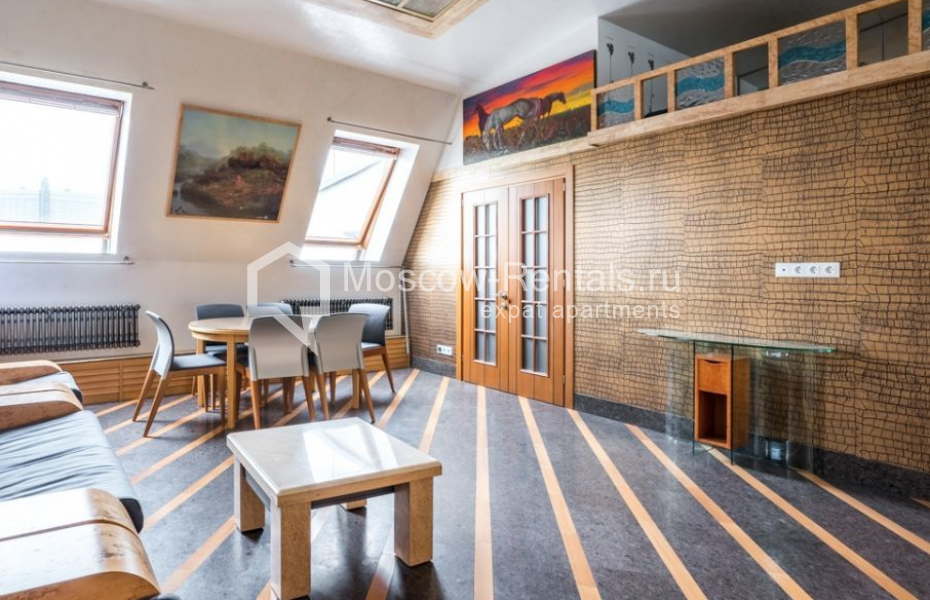 Photo #1 5-room (4 BR) apartment for <a href="http://moscow-rentals.ru/en/articles/long-term-rent" target="_blank">a long-term</a> rent
 in Russia, Moscow, Krivoarbatskyi lane, 12