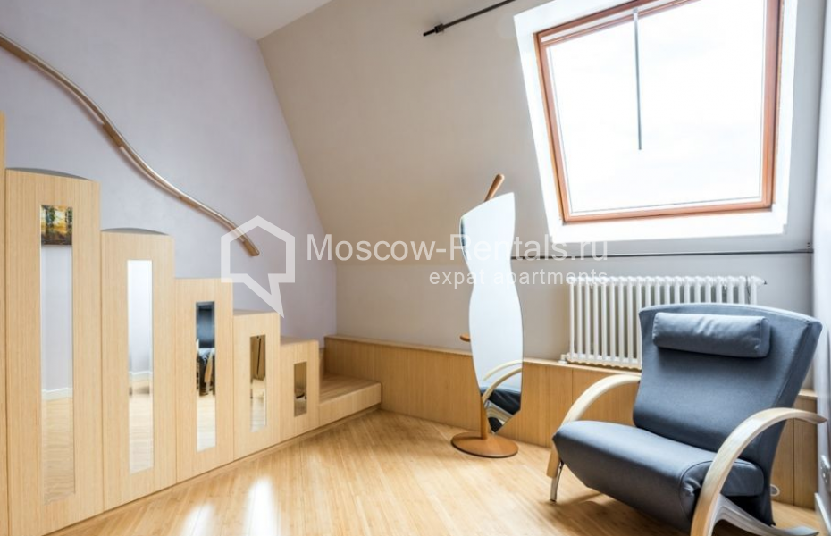 Photo #11 5-room (4 BR) apartment for <a href="http://moscow-rentals.ru/en/articles/long-term-rent" target="_blank">a long-term</a> rent
 in Russia, Moscow, Krivoarbatskyi lane, 12