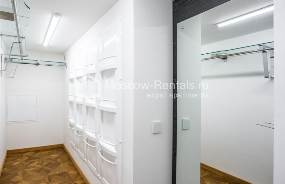 Photo #18 5-room (4 BR) apartment for <a href="http://moscow-rentals.ru/en/articles/long-term-rent" target="_blank">a long-term</a> rent
 in Russia, Moscow, Krivoarbatskyi lane, 12
