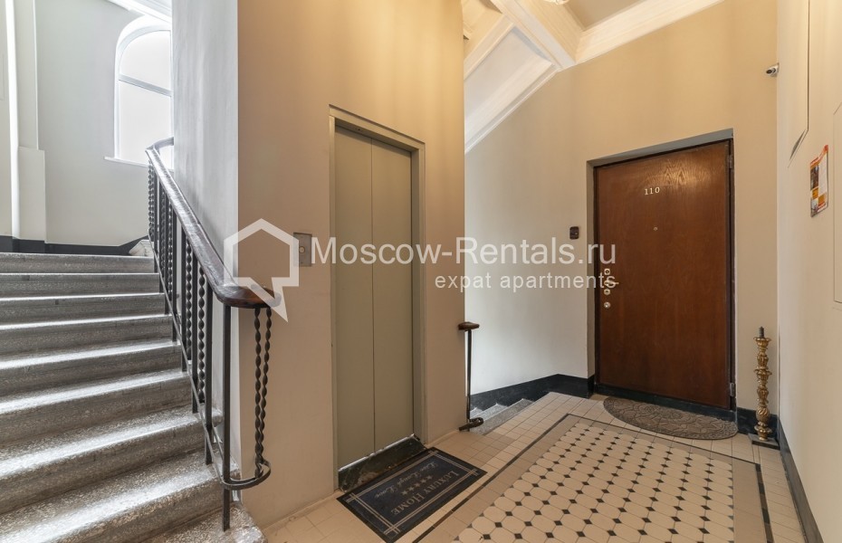 Photo #31 4-room (3 BR) apartment for <a href="http://moscow-rentals.ru/en/articles/long-term-rent" target="_blank">a long-term</a> rent
 in Russia, Moscow, Shevchenko emb, 1