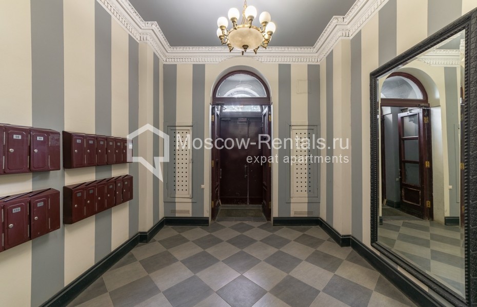 Photo #33 4-room (3 BR) apartment for <a href="http://moscow-rentals.ru/en/articles/long-term-rent" target="_blank">a long-term</a> rent
 in Russia, Moscow, Shevchenko emb, 1