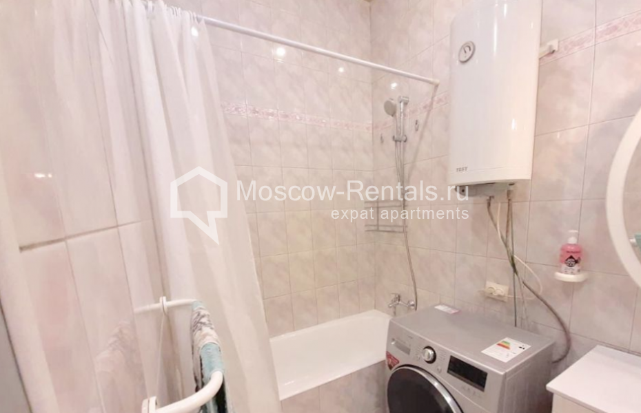 Photo #13 3-room (2 BR) apartment for <a href="http://moscow-rentals.ru/en/articles/long-term-rent" target="_blank">a long-term</a> rent
 in Russia, Moscow, Brusov lane, 6
