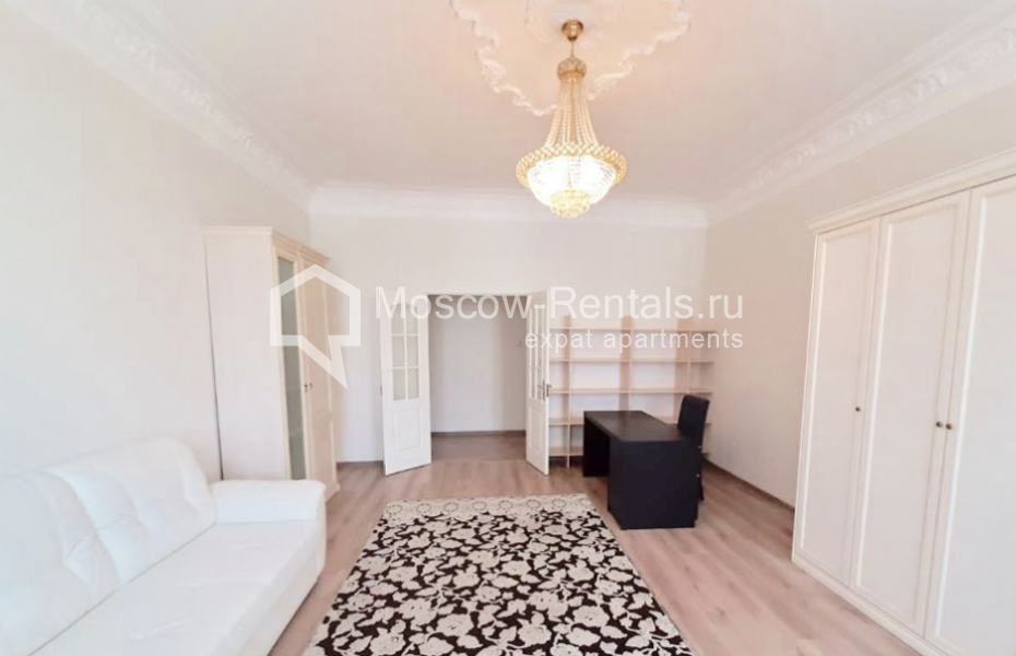 Photo #4 3-room (2 BR) apartment for <a href="http://moscow-rentals.ru/en/articles/long-term-rent" target="_blank">a long-term</a> rent
 in Russia, Moscow, Brusov lane, 6