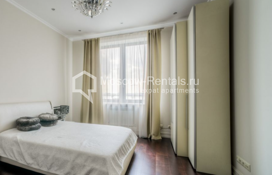 Photo #12 3-room (2 BR) apartment for <a href="http://moscow-rentals.ru/en/articles/long-term-rent" target="_blank">a long-term</a> rent
 in Russia, Moscow, Kazarmennyi lane, 3