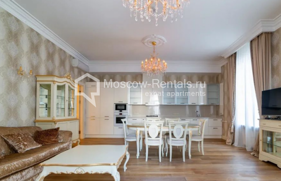 Photo #2 3-room (2 BR) apartment for <a href="http://moscow-rentals.ru/en/articles/long-term-rent" target="_blank">a long-term</a> rent
 in Russia, Moscow, B. Dmitrovka str, 7/5С3