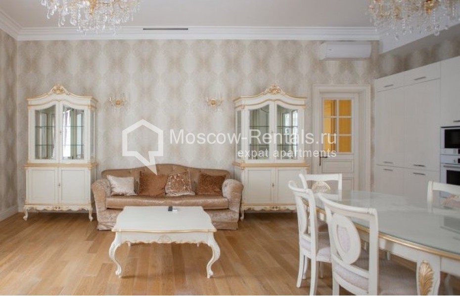 Photo #4 3-room (2 BR) apartment for <a href="http://moscow-rentals.ru/en/articles/long-term-rent" target="_blank">a long-term</a> rent
 in Russia, Moscow, B. Dmitrovka str, 7/5С3