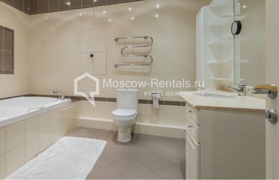 Photo #11 3-room (2 BR) apartment for <a href="http://moscow-rentals.ru/en/articles/long-term-rent" target="_blank">a long-term</a> rent
 in Russia, Moscow, Shabolovka str, 23К4