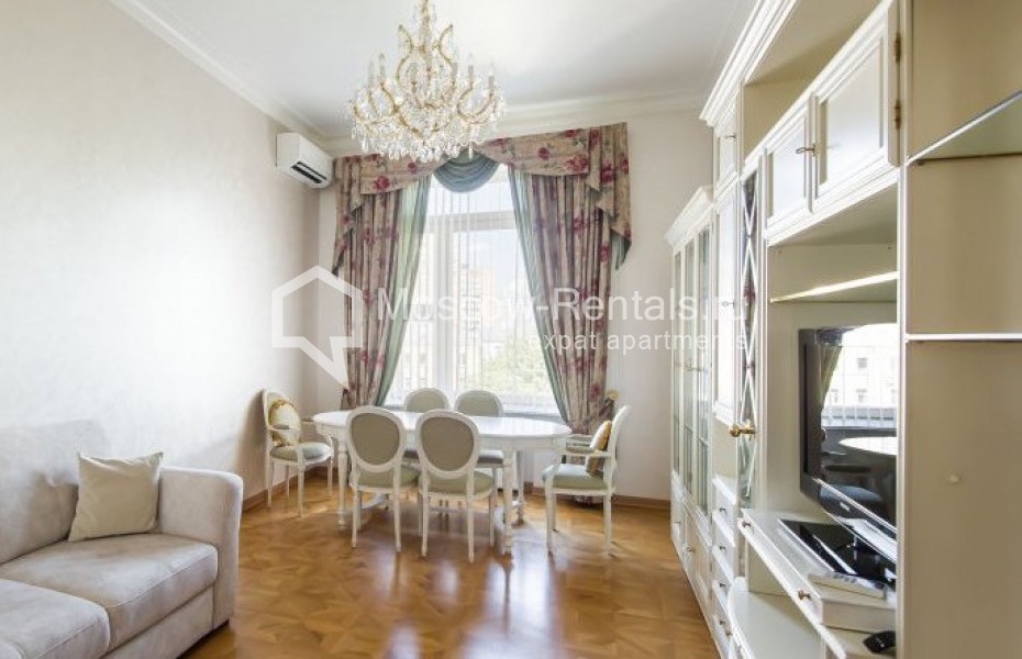 Photo #1 3-room (2 BR) apartment for <a href="http://moscow-rentals.ru/en/articles/long-term-rent" target="_blank">a long-term</a> rent
 in Russia, Moscow, Chistyi lane, 6С2