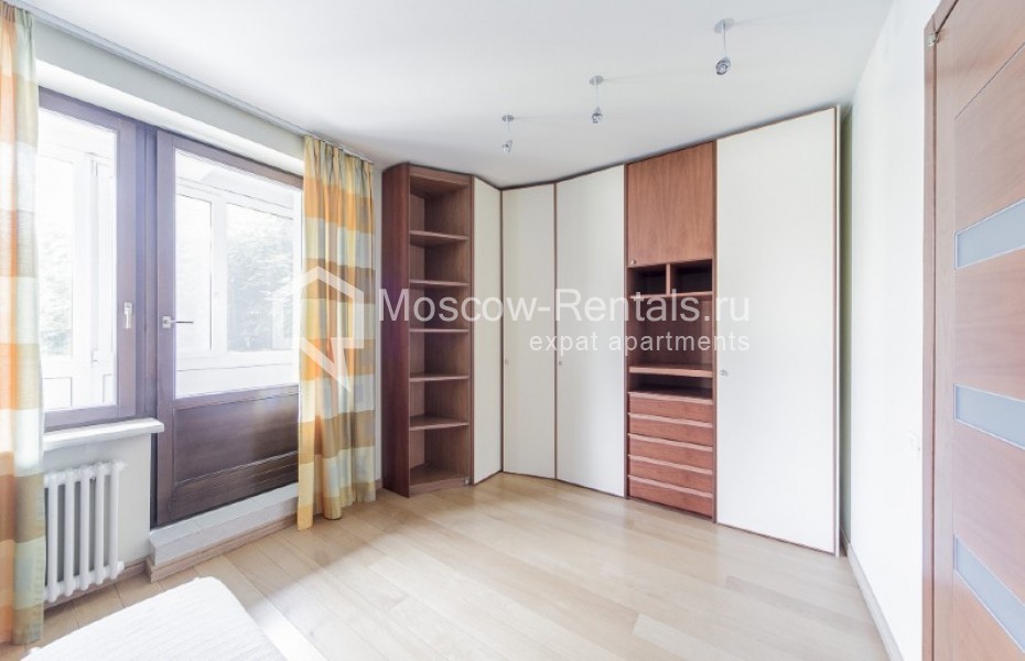 Photo #15 3-room (2 BR) apartment for <a href="http://moscow-rentals.ru/en/articles/long-term-rent" target="_blank">a long-term</a> rent
 in Russia, Moscow, Kursovoi lane, 8/2