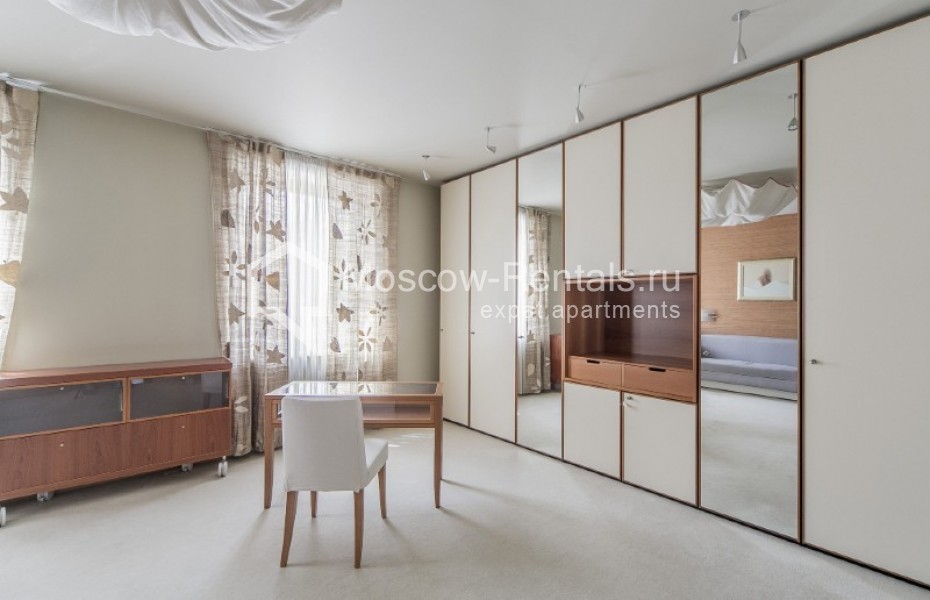 Photo #11 3-room (2 BR) apartment for <a href="http://moscow-rentals.ru/en/articles/long-term-rent" target="_blank">a long-term</a> rent
 in Russia, Moscow, Kursovoi lane, 8/2