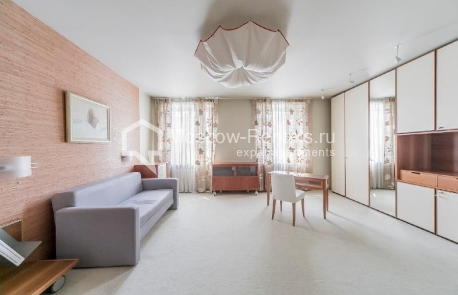 Photo #9 3-room (2 BR) apartment for <a href="http://moscow-rentals.ru/en/articles/long-term-rent" target="_blank">a long-term</a> rent
 in Russia, Moscow, Kursovoi lane, 8/2