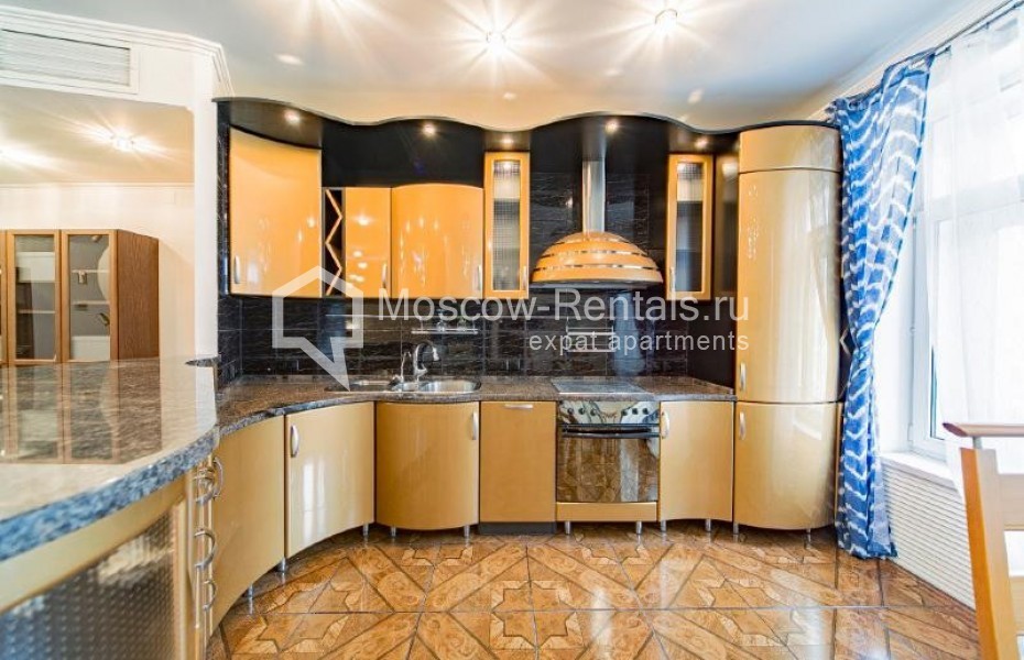 Photo #8 4-room (3 BR) apartment for <a href="http://moscow-rentals.ru/en/articles/long-term-rent" target="_blank">a long-term</a> rent
 in Russia, Moscow, Tverskaya str, 27С1